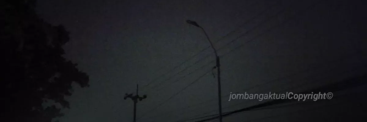 PJU Gadingmangu Dipertanyakan Warga: Tiang Sudah Berdiri, Lampu Belum Menyala, Jalan Masih Gelap