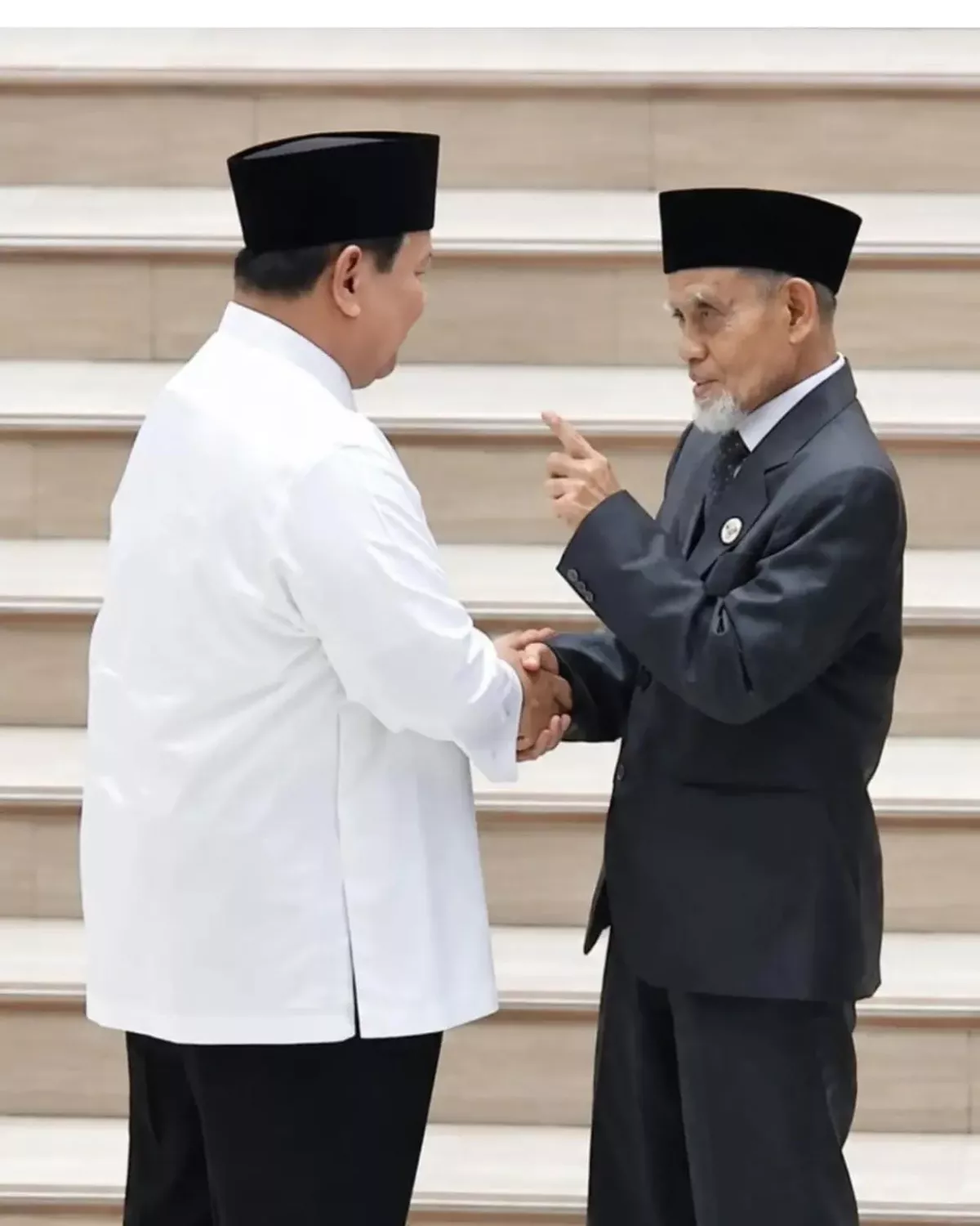 Di Hadapan Prabowo, Kiai Hasan Gontor Sampaikan Pesan: Jangan Sibuk Cari Ijazah, Nama, Uang hingga Jabatan
