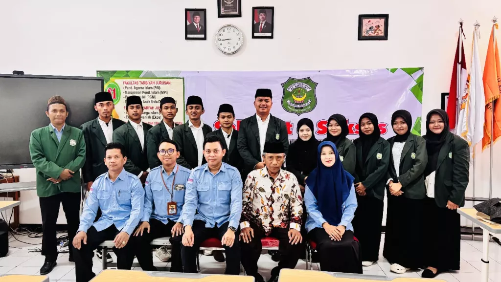 Pembukaan PLP (Praktik Lapangan Persekolahan) mahasiswa IAI Al-Khoziny di SMP 10 November Sidoarjo