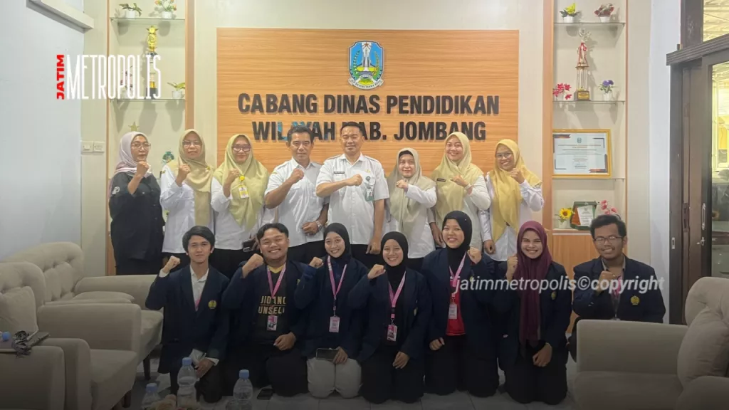 Mahasiswa BK UNESA Sosialisasikan Empat Media Layanan BK Digital kepada Guru BK SMA/SMK se-Kabupaten Jombang.