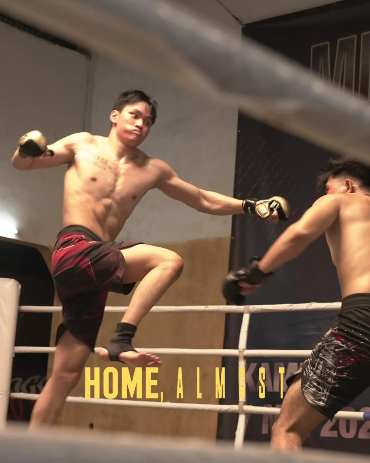Aksi debut Azka Corbuzier sebagai petarung MMA dalam film pendek 'Home, Almost', yang akan tayang perdana di Urbanworld Film Festival 2026 di New York City.