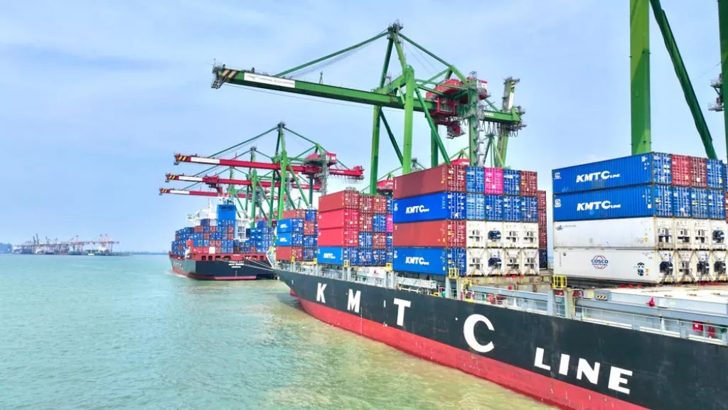 Arus petikemas Terminal Teluk Lamong mencapai 2,29 juta TEUs hingga September 2026, tumbuh 12,54 persen didukung layanan pelayaran baru. Foto/TTL